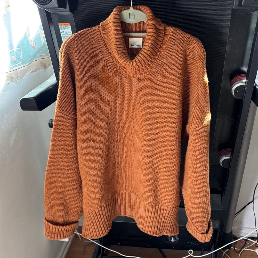 Babaa Turtleneck Sweater - Picture 4 of 17